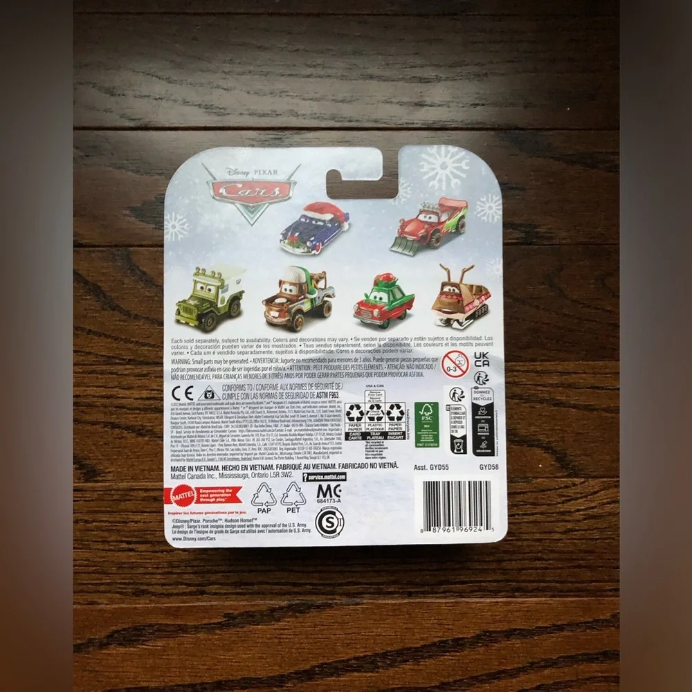 *NEW* Disney Pixar Cars Winter/Holiday/Christmas Diecast Play Toy Car - Sally